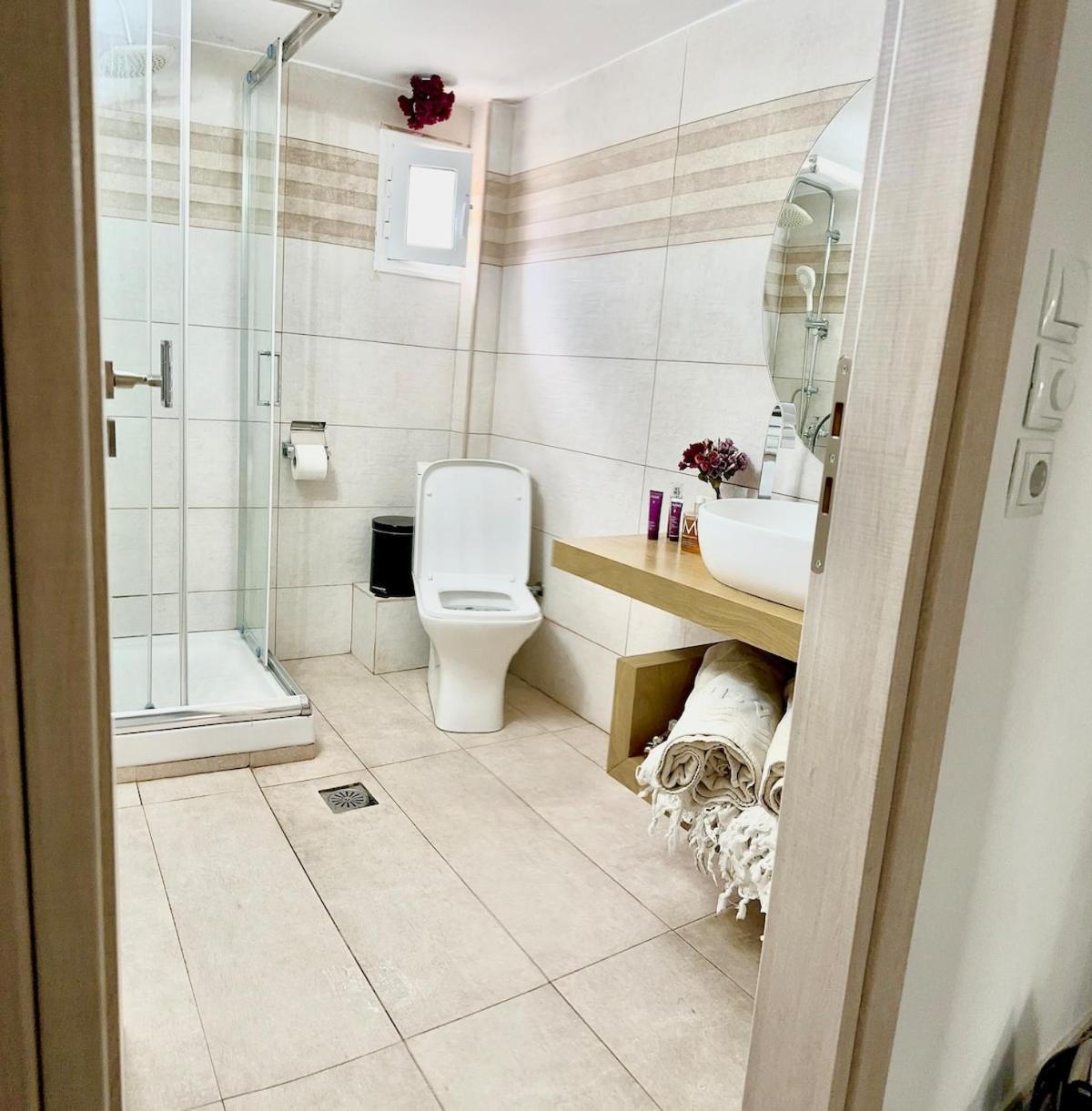 Apartment Bright House,12minutes From The Aristotelous Square